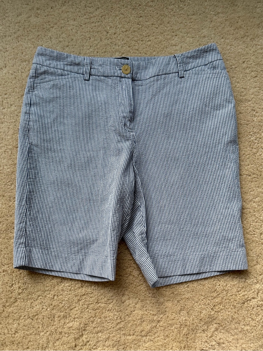 Talbots Blue White Seersucker Bermuda Perfect Shorts - 6 Petite - EUC - Cotton